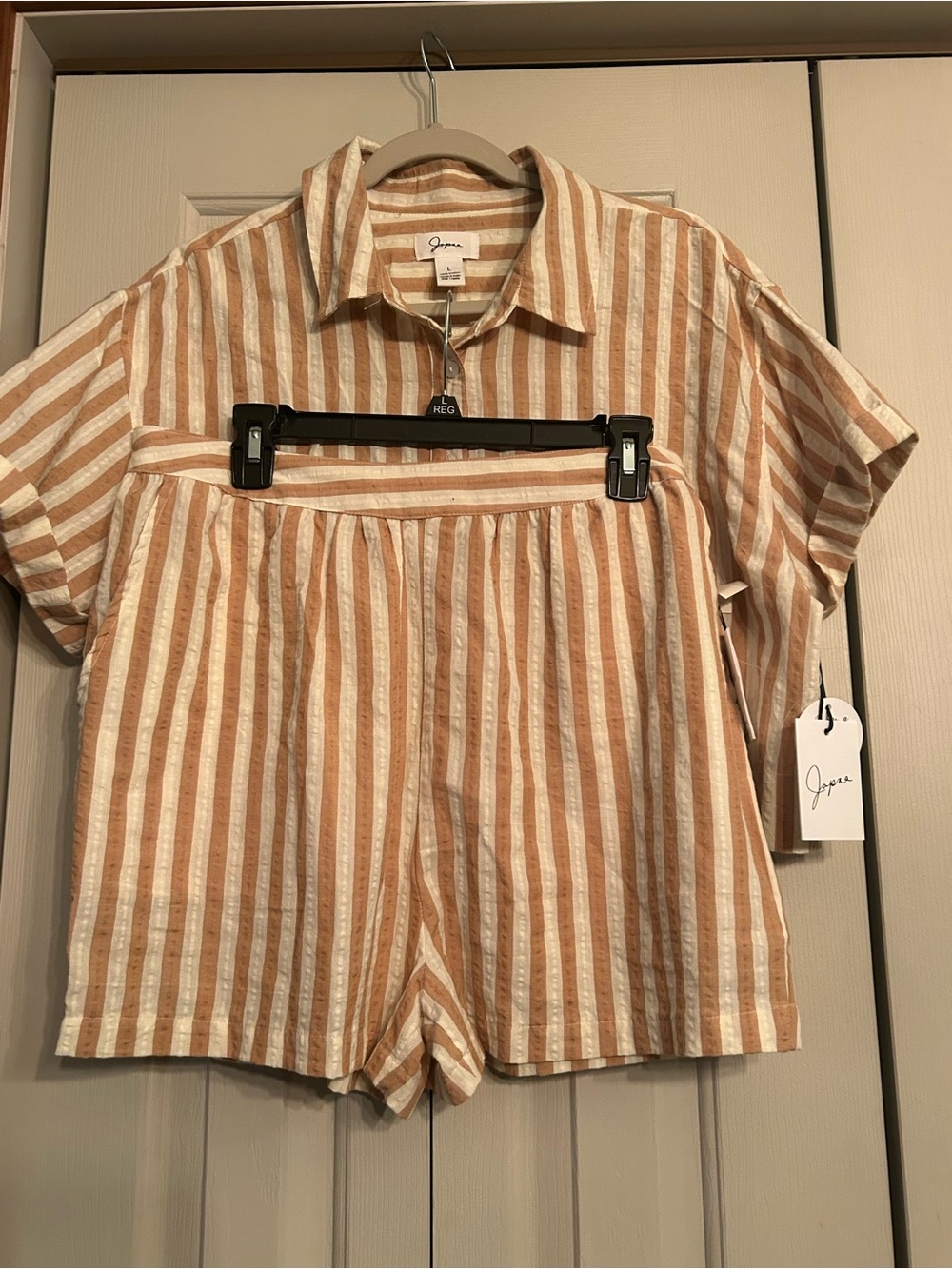 Japan white and Beige Striped Short-Sleeve Button Crop Shirt and Shorts - Picture 5 of 5